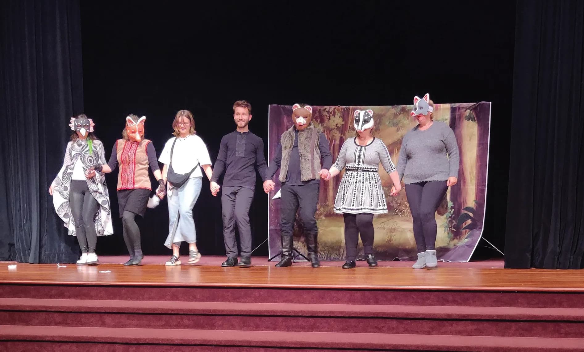 “Wandering Stars” Visited Sacramento with Their First Ukrainian-Language Play Based on Ivan Franko’s Fairy Tale “The Painted Fox”