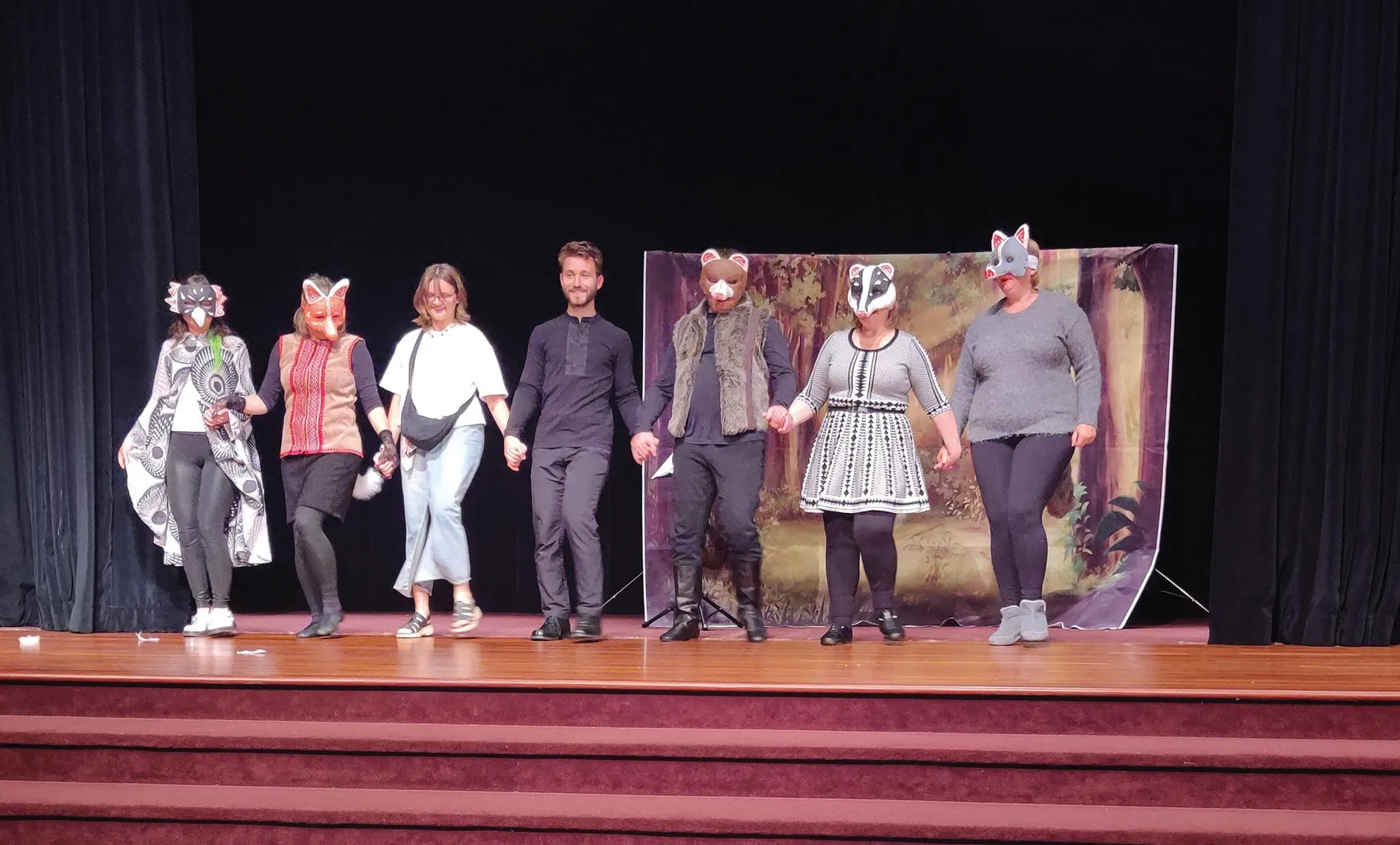“Wandering Stars” Visited Sacramento with Their First Ukrainian-Language Play Based on Ivan Franko’s Fairy Tale “The Painted Fox”