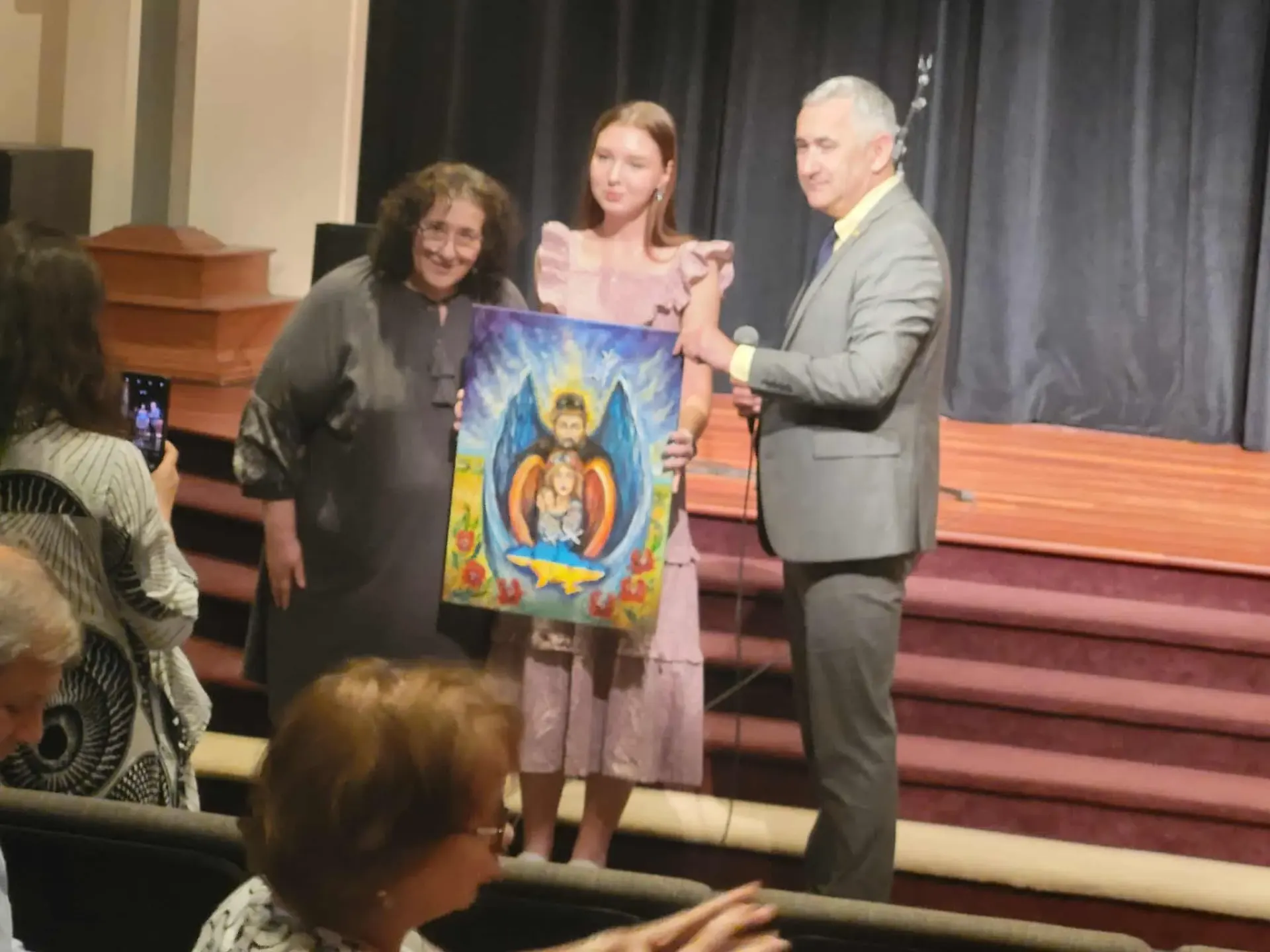 “Wandering Stars” Visited Sacramento with Their First Ukrainian-Language Play Based on Ivan Franko’s Fairy Tale “The Painted Fox”