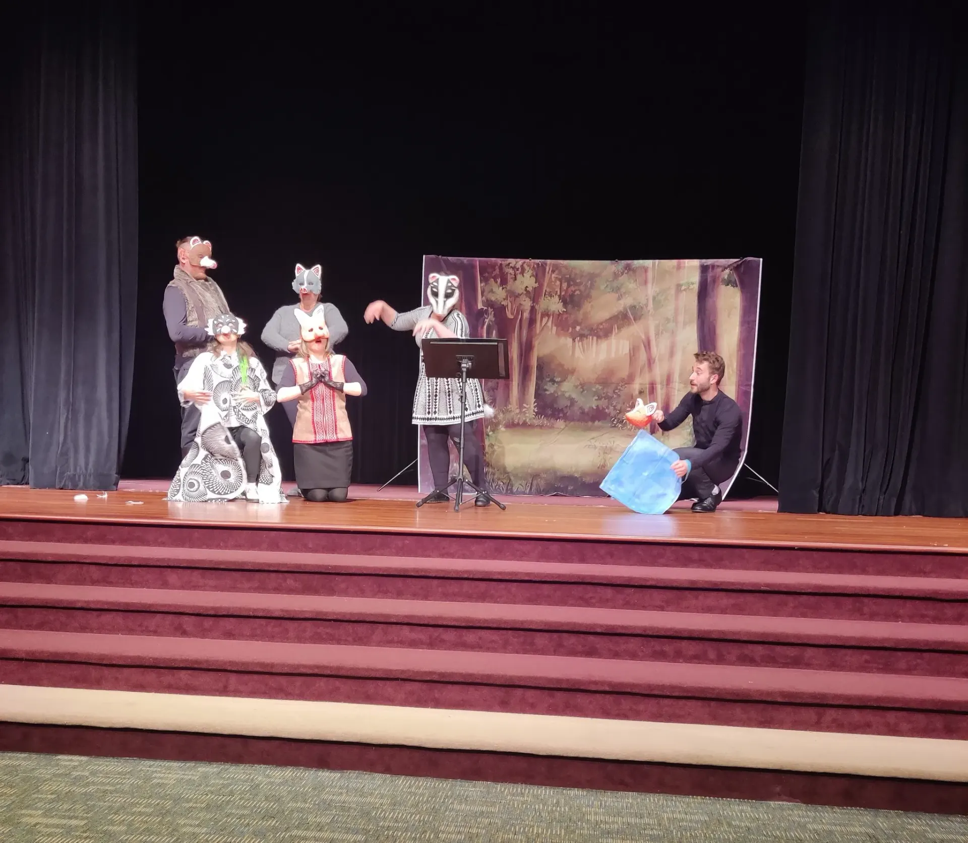 “Wandering Stars” Visited Sacramento with Their First Ukrainian-Language Play Based on Ivan Franko’s Fairy Tale “The Painted Fox”