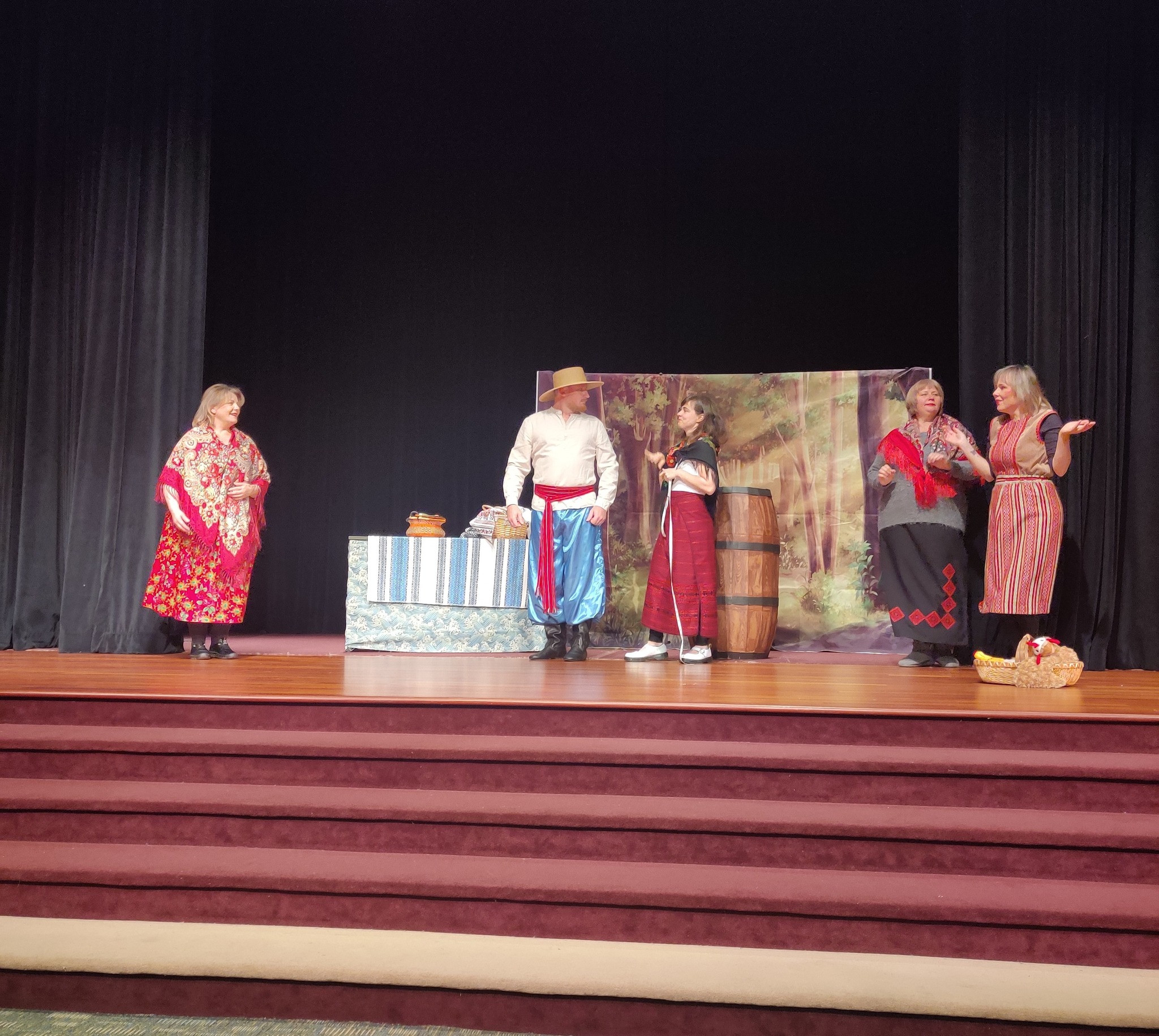 “Wandering Stars” Visited Sacramento with Their First Ukrainian-Language Play Based on Ivan Franko’s Fairy Tale “The Painted Fox”