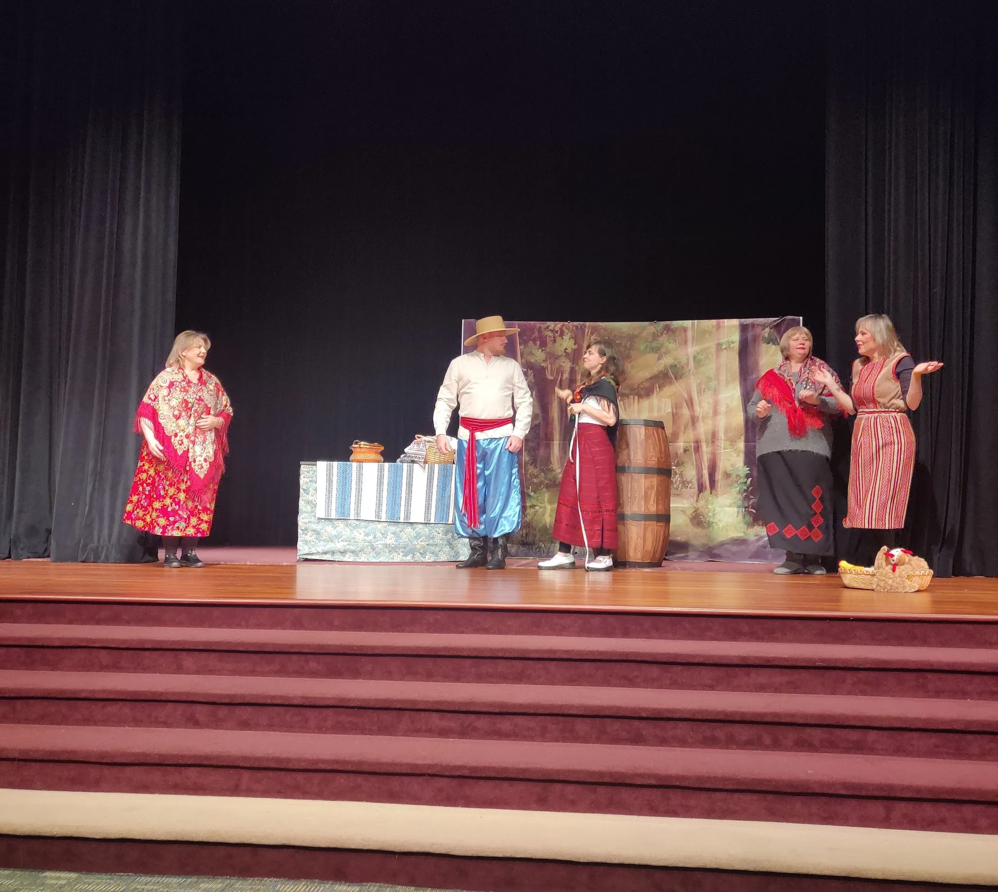 “Wandering Stars” Visited Sacramento with Their First Ukrainian-Language Play Based on Ivan Franko’s Fairy Tale “The Painted Fox”