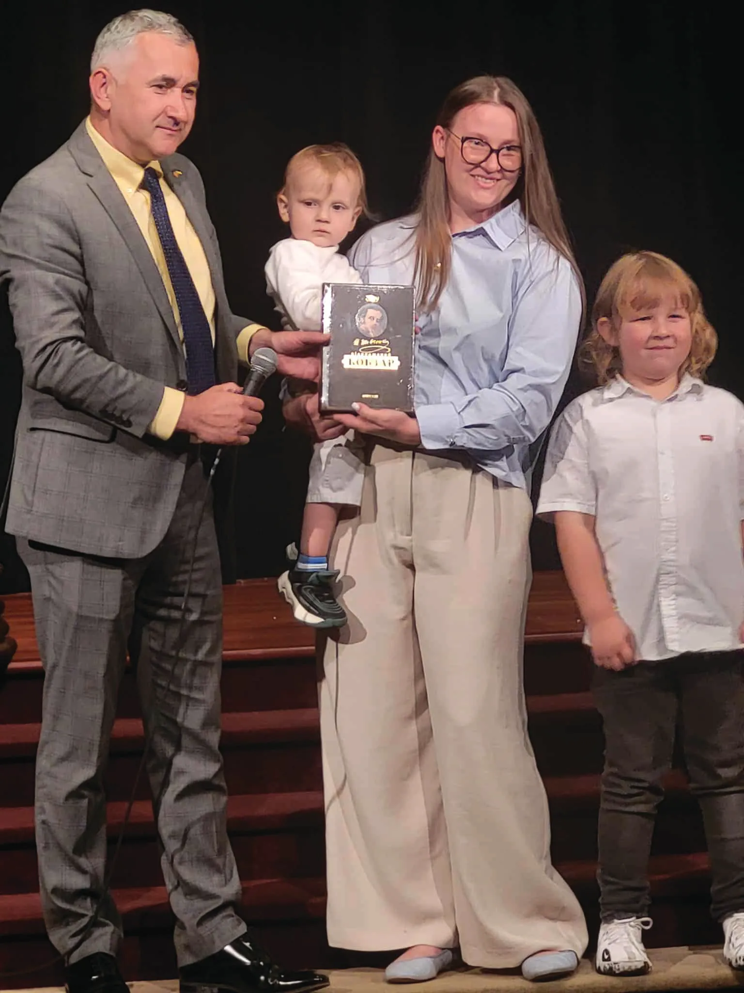 “Wandering Stars” Visited Sacramento with Their First Ukrainian-Language Play Based on Ivan Franko’s Fairy Tale “The Painted Fox”