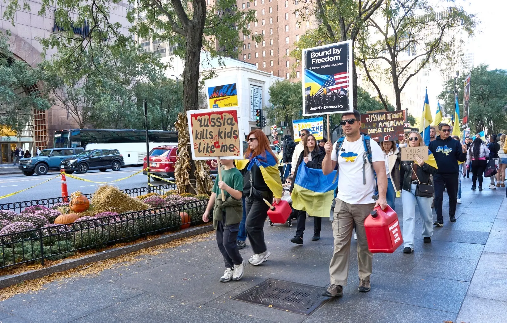 Protest in Chicago: Supporting Russia Equals Genocide of Ukrainians